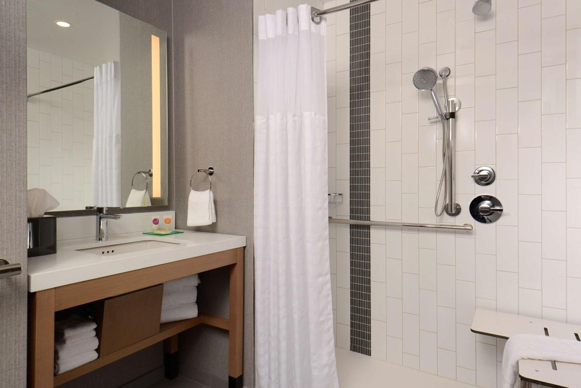 Hyatt Place Pena Station/denver Airport 3* DEN
