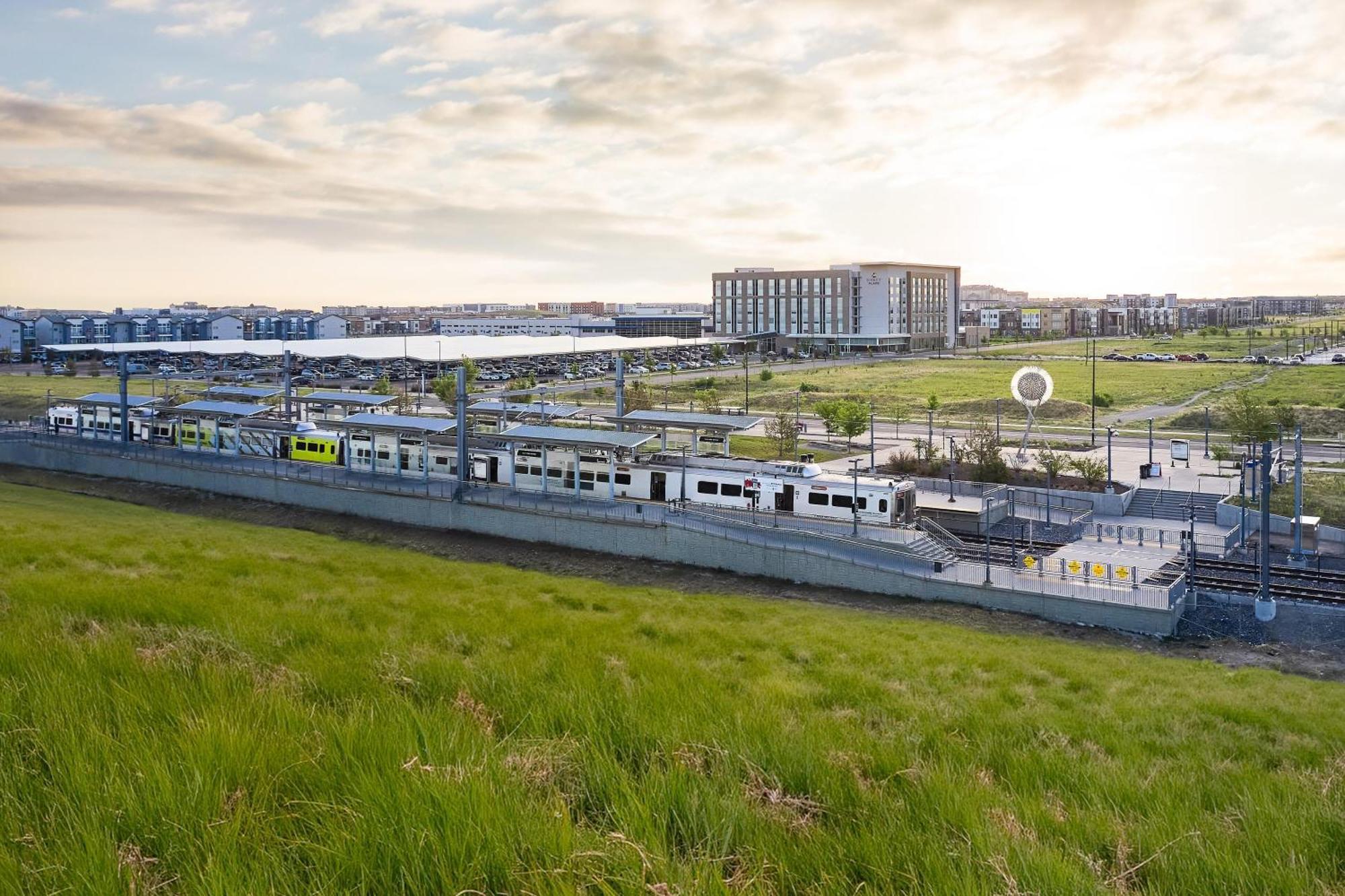 Hyatt Place Pena Station/denver Airport Hotel DEN
