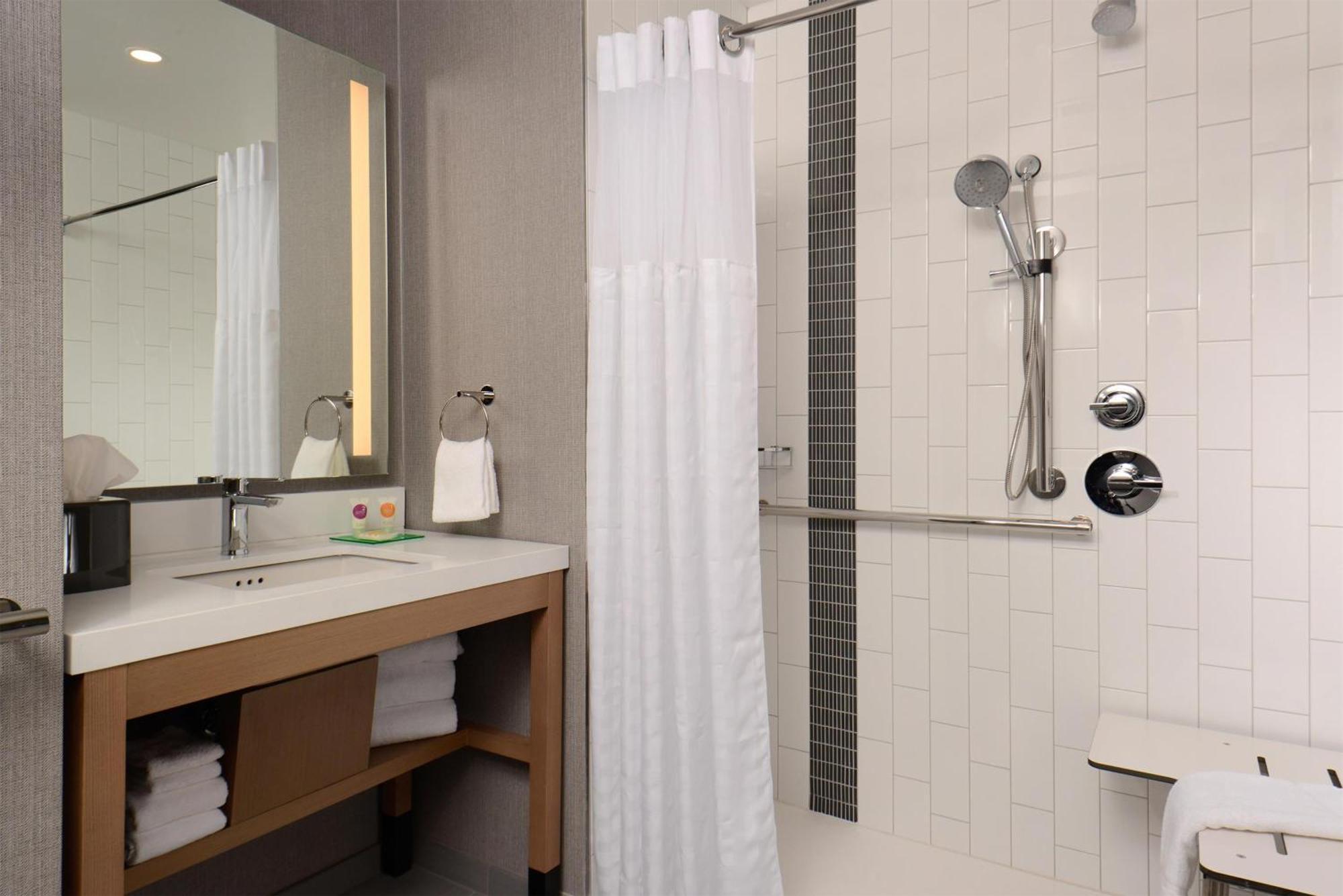 Hyatt Place Pena Station/denver Airport 3*
