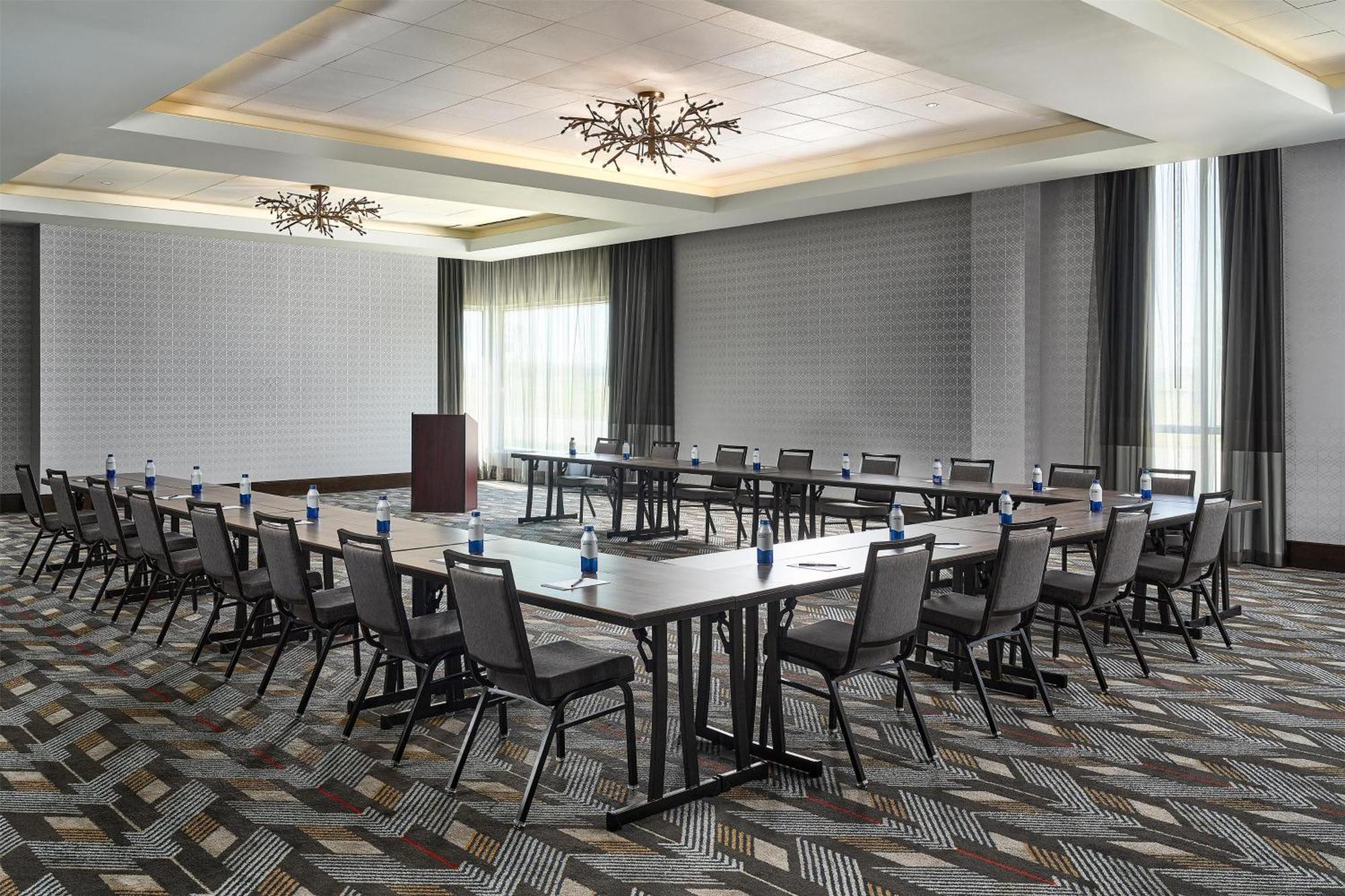 Hyatt Place Pena Station/denver Airport Hotel 3*